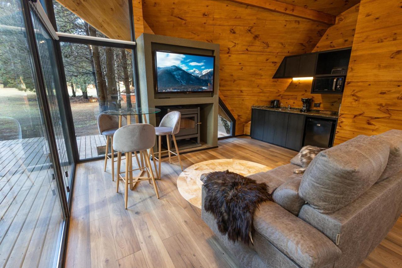 Lodge Labrador Con Costa De