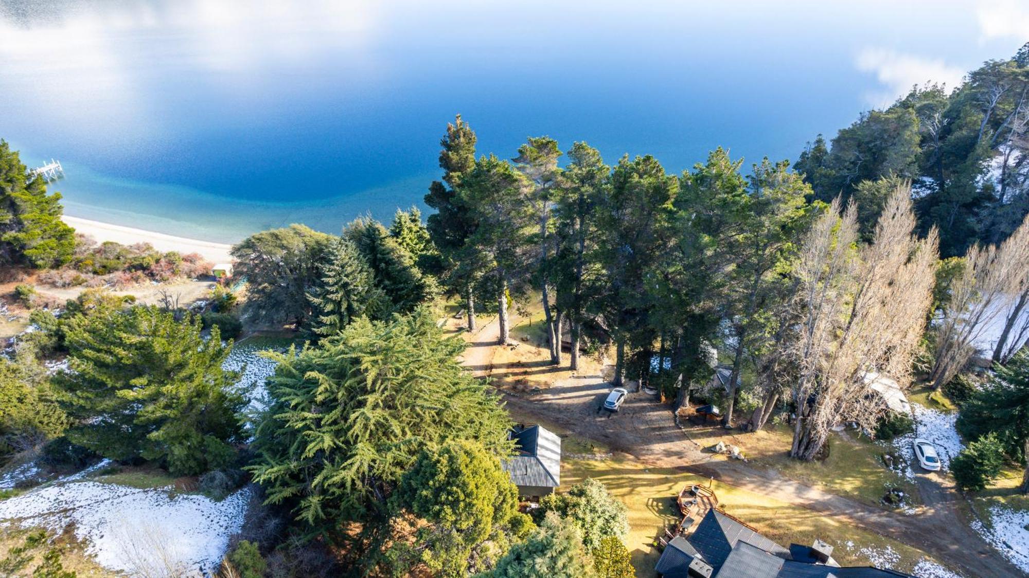 Labrador Con Costa De San Carlos de Bariloche