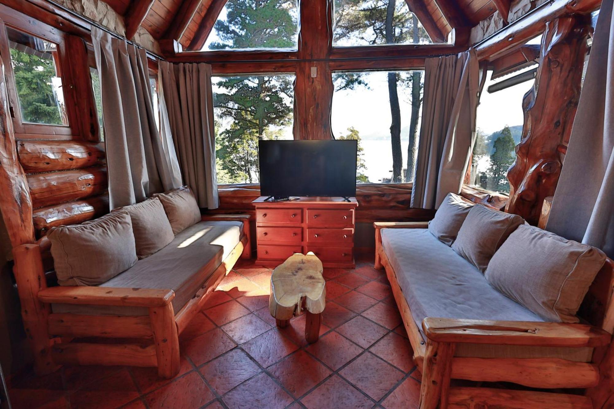 Lodge Labrador Con Costa De *