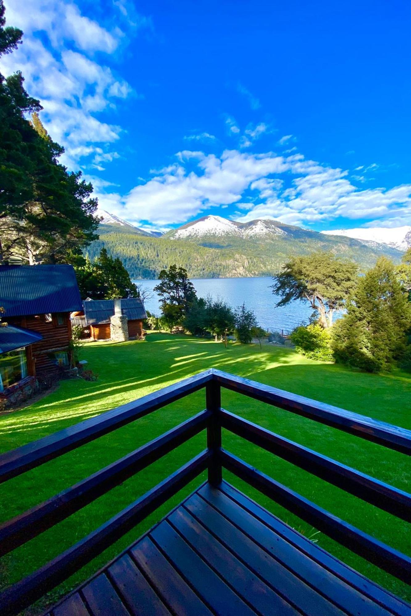 Labrador Con Costa De Lodge